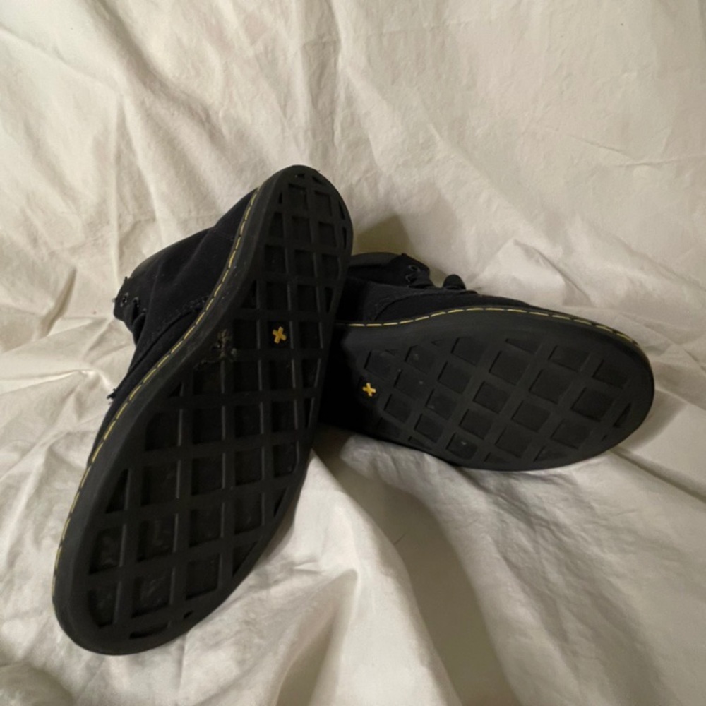 CANVAS DOC MARTENS!
